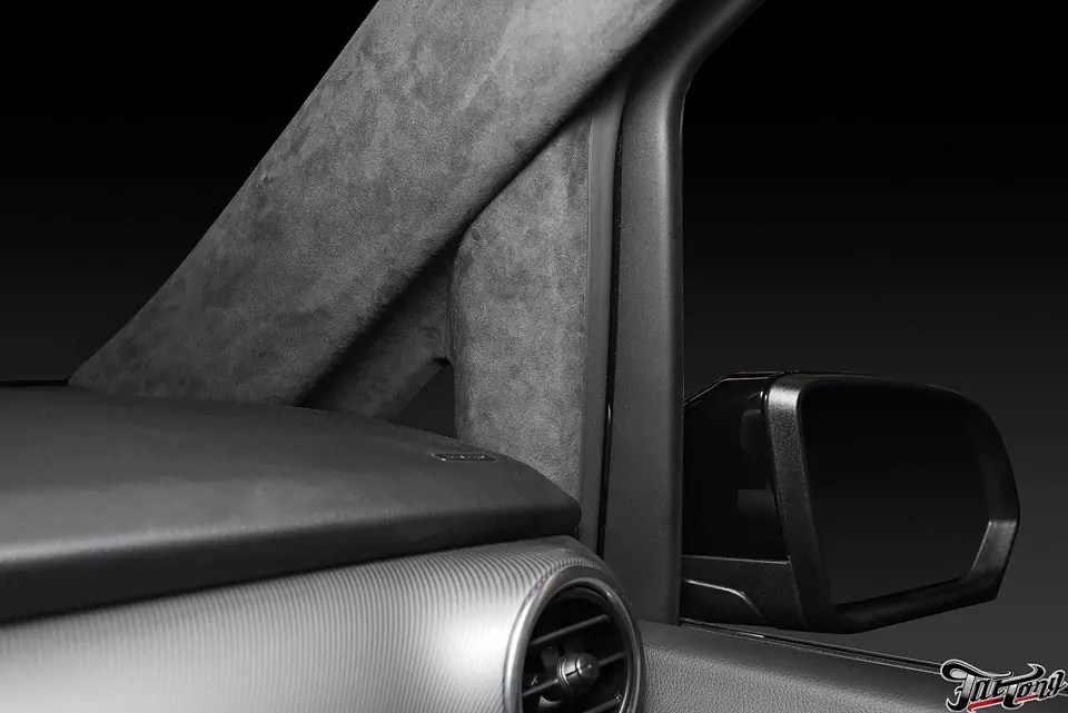 Mercedes V class. Перетяжка потолка в алькантару и сидений в натуральную кожу.